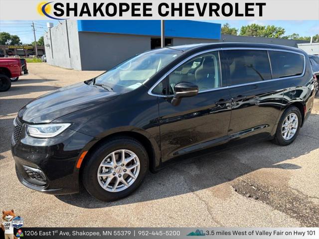 2023 Chrysler Pacifica Touring L for sale in Shakopee, MN