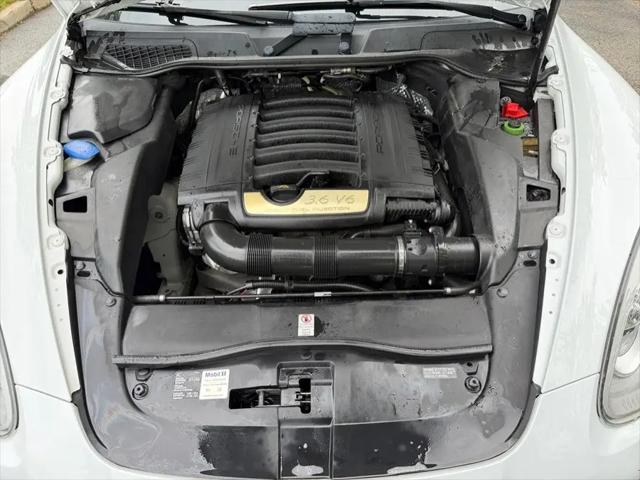 2014 Porsche Cayenne Platinum Edition