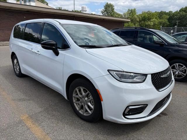 2025 Chrysler Pacifica Select for sale in Grand Rapids, MI