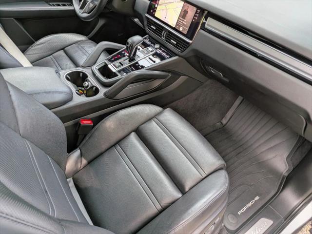 2023 Porsche Cayenne S Platinum Edition