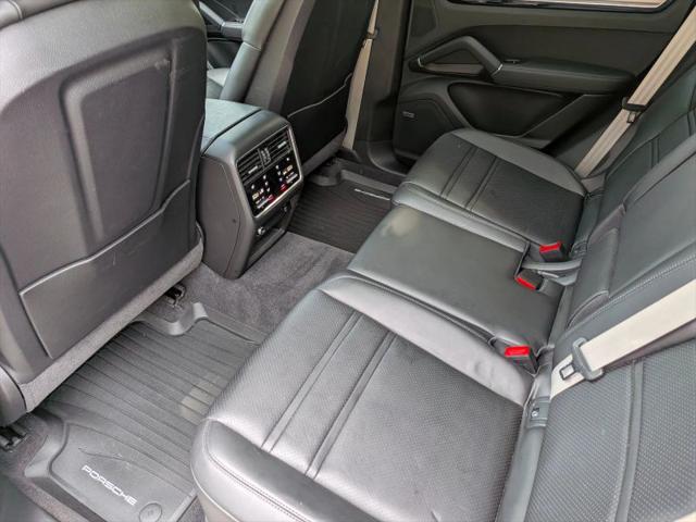 2023 Porsche Cayenne S Platinum Edition