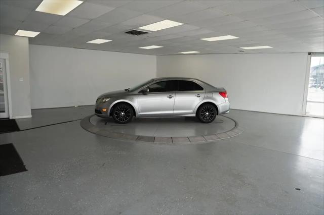 2012 Suzuki Kizashi 4dr Sdn CVT AWD SE