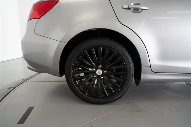 2012 Suzuki Kizashi 4dr Sdn CVT AWD SE