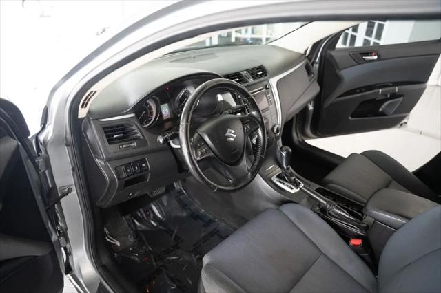 2012 Suzuki Kizashi 4dr Sdn CVT AWD SE