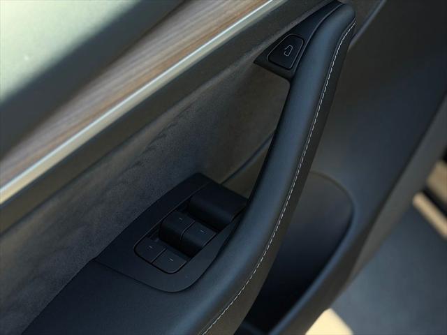 2021 Tesla Model 3 Standard Range Plus Rear-Wheel Drive