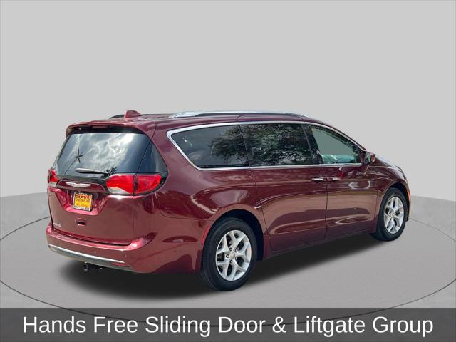 2017 Chrysler Pacifica Touring-L Plus