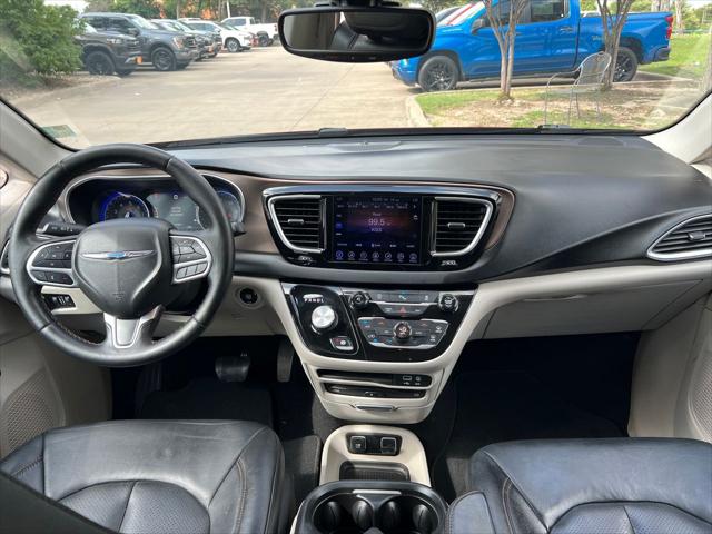 2017 Chrysler Pacifica Touring-L Plus