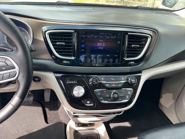 2017 Chrysler Pacifica Touring-L Plus