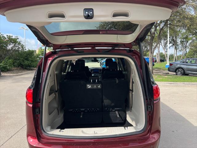 2017 Chrysler Pacifica Touring-L Plus