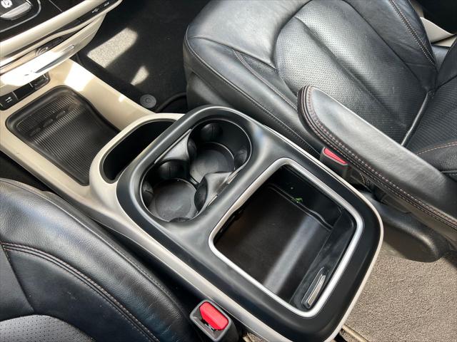 2017 Chrysler Pacifica Touring-L Plus