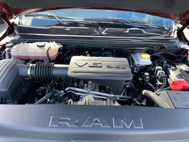 2025 Ram 1500 Tradesman Crew Cab 4x4 5'7" Box