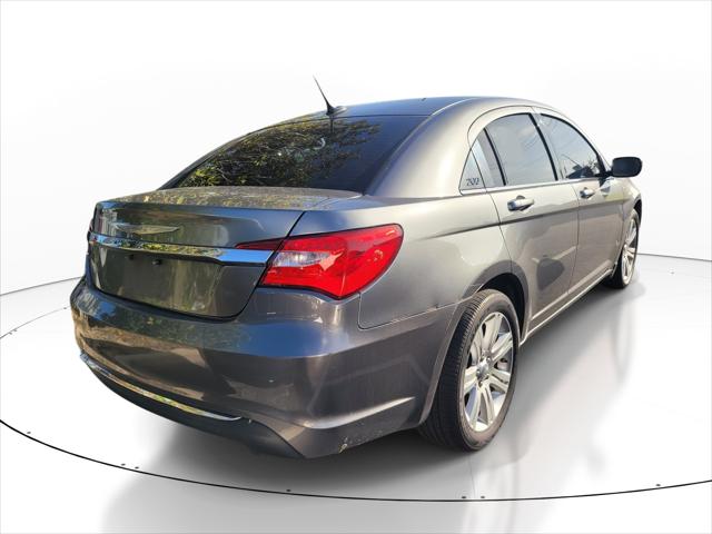 2013 Chrysler 200 Touring