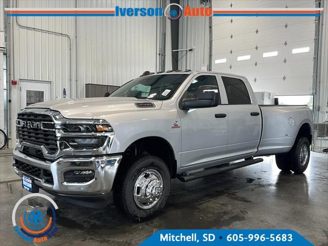 2026 RAM Ram 3500 RAM 3500 TRADESMAN CREW CAB 4X4 8 BOX