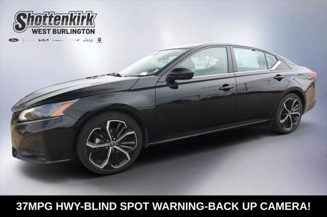 2023 Nissan Altima SR FWD for sale in West Burlington, IA