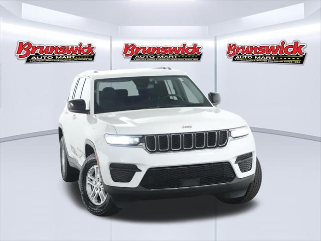 2023 Jeep Grand Cherokee Laredo 4x4 for sale in Brunswick, OH