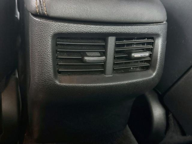 2015 Dodge Challenger SXT Plus