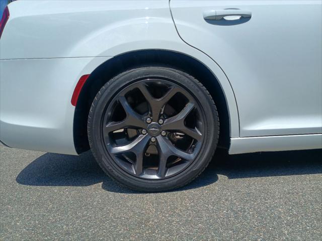 2021 Chrysler 300 Touring
