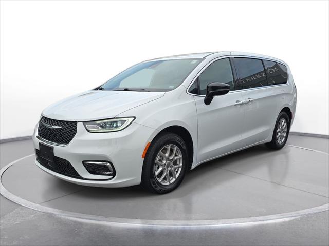 2025 Chrysler Pacifica Select for sale in Grandville, MI