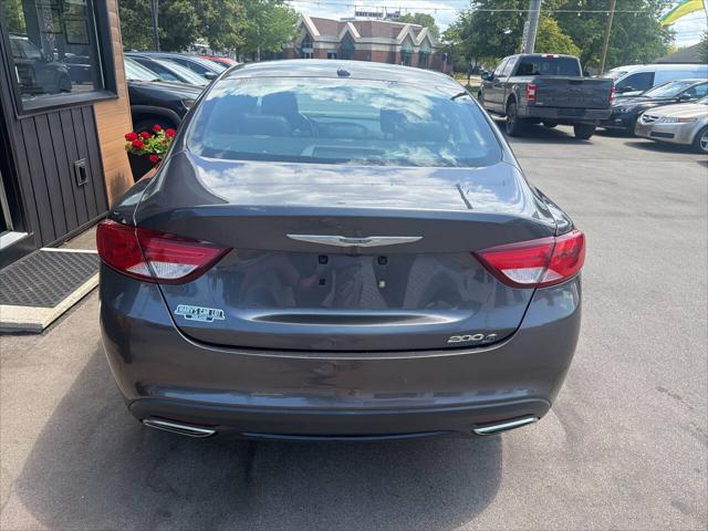 2015 Chrysler 200 S