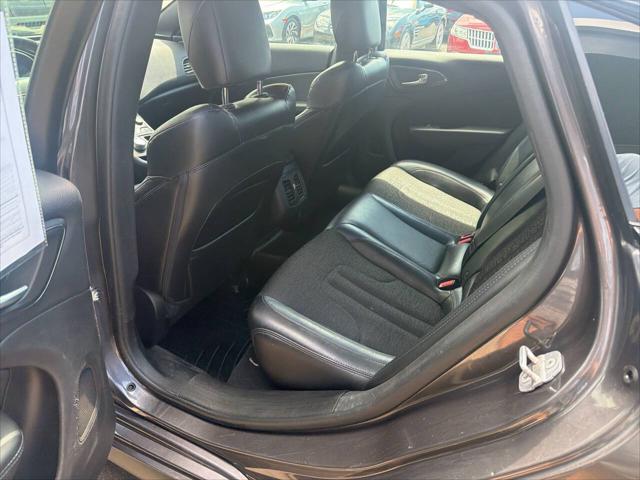 2015 Chrysler 200 S