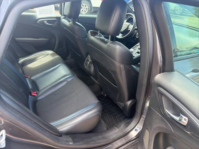 2015 Chrysler 200 S