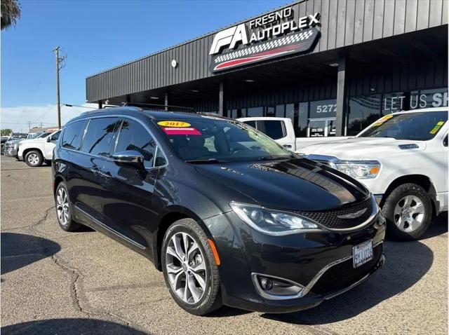 2017 Chrysler Pacifica Limited for sale in Fresno, CA