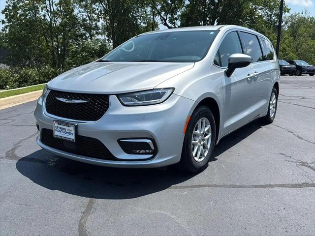 2023 Chrysler Pacifica Touring L for sale in Peoria, IL