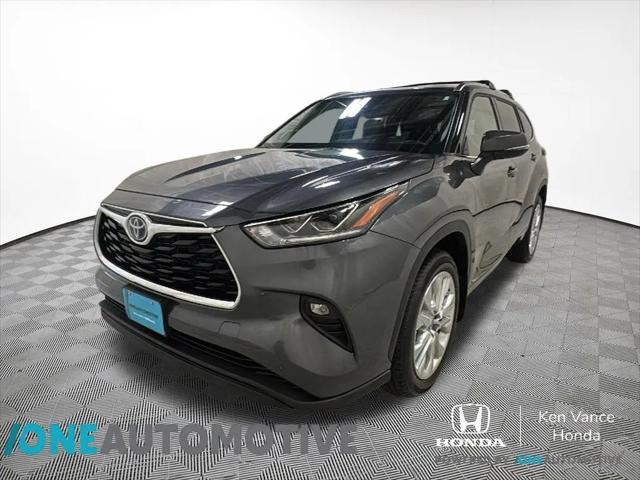 2023 Toyota Highlander Hybrid Limited for sale in Eau Claire, WI
