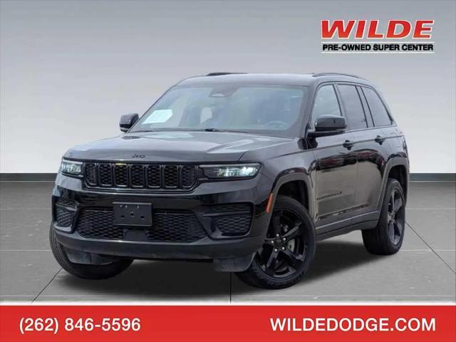 2023 Jeep Grand Cherokee Altitude 4x4 for sale in Waukesha, WI