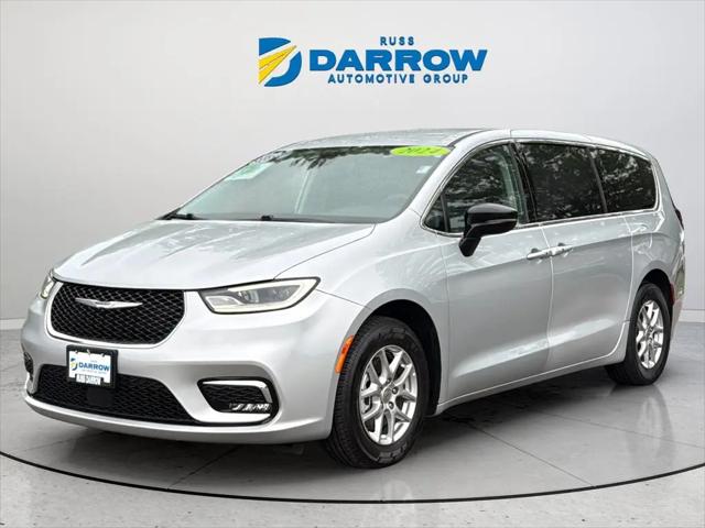 2024 Chrysler Pacifica Touring L for sale in Neenah, WI