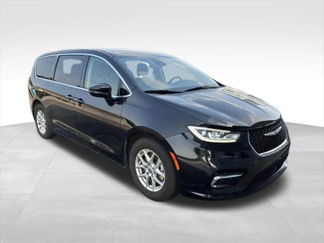 2023 Chrysler Pacifica Touring L for sale in Wabash, IN