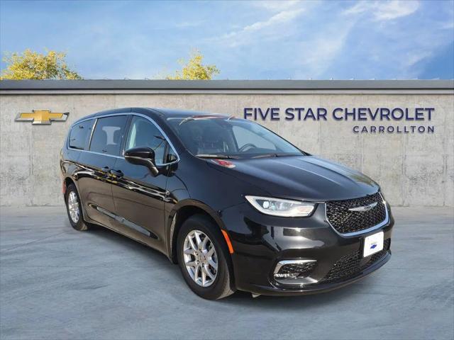 2023 Chrysler Pacifica Touring L for sale in Carrollton, TX
