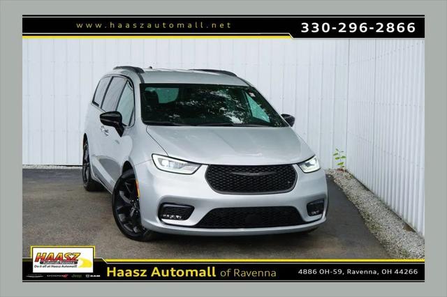 2024 Chrysler Pacifica Touring L for sale in Ravenna, OH