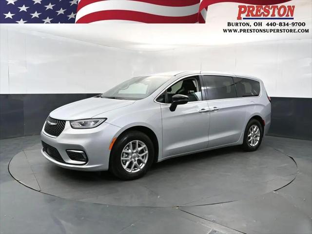 2024 Chrysler Pacifica Touring L for sale in Burton, OH