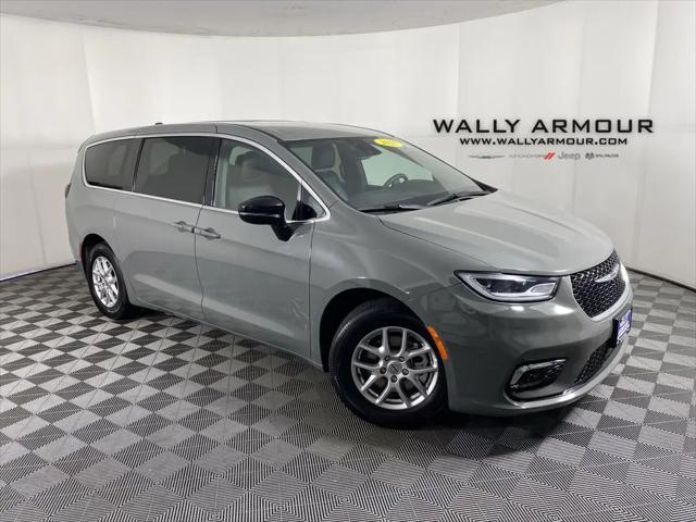2025 Chrysler Pacifica Select for sale in Alliance, OH