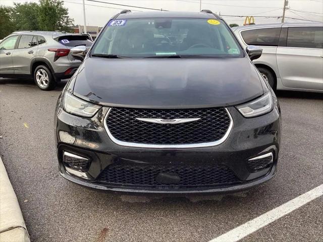 2023 Chrysler Pacifica Limited for sale in Granger, IN