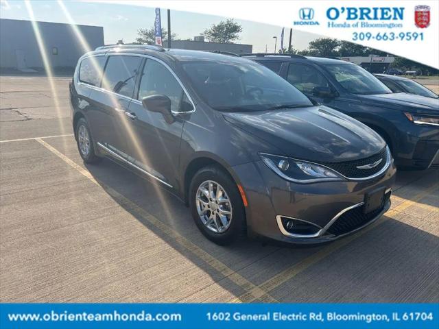 2020 Chrysler Pacifica Touring L for sale in Bloomington, IL