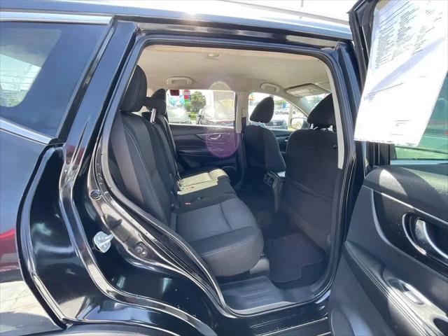 2017 Nissan Rogue SV