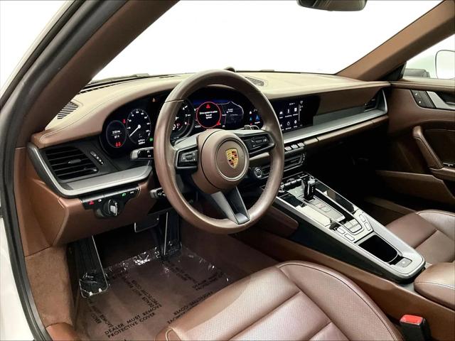 2022 Porsche 911 Carrera