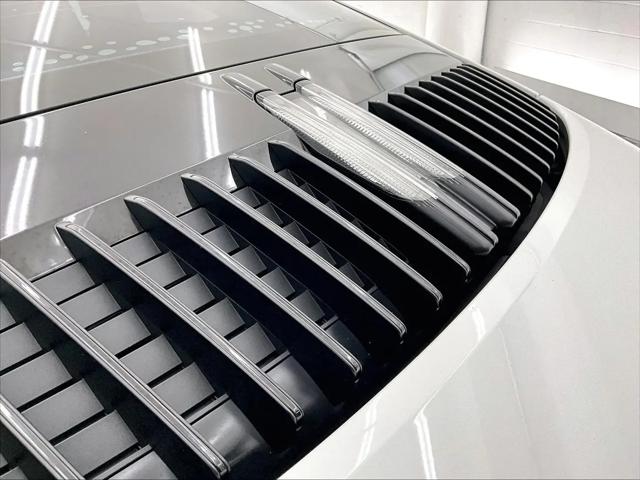 2022 Porsche 911 Carrera