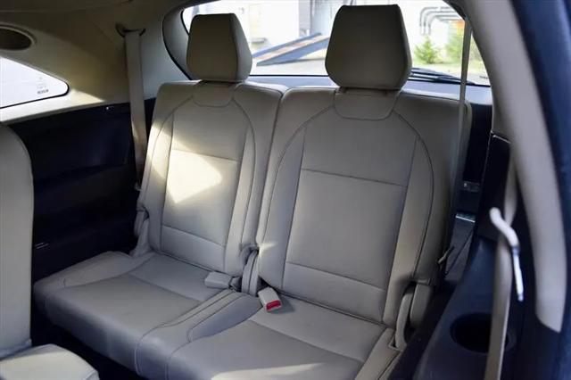 2017 Acura MDX w/Advance Package