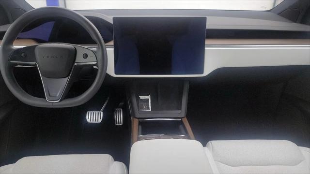 2024 Tesla Model X Long Range