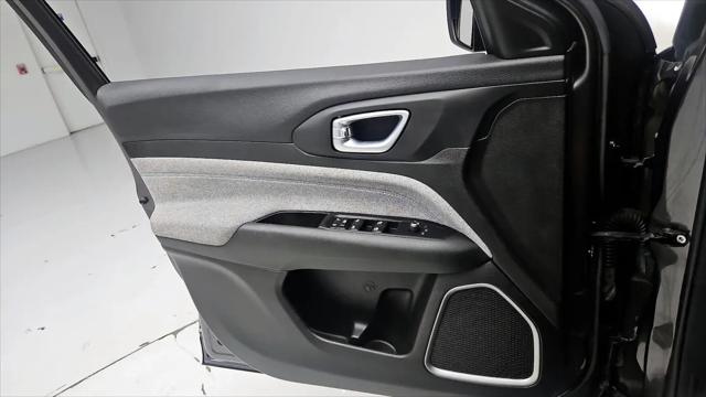 2022 Jeep Compass Latitude FWD