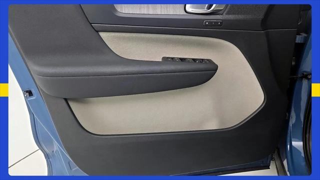 2023 Volvo XC40 B5 Plus Bright Theme