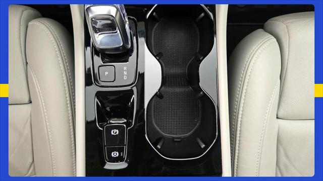 2023 Volvo XC40 B5 Plus Bright Theme