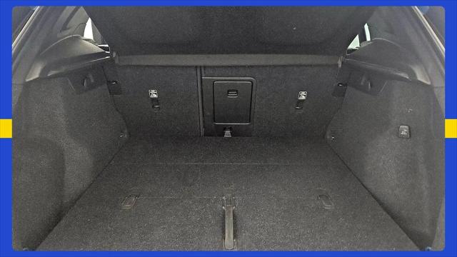 2023 Volvo XC40 B5 Plus Bright Theme