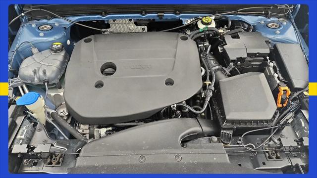 2023 Volvo XC40 B5 Plus Bright Theme