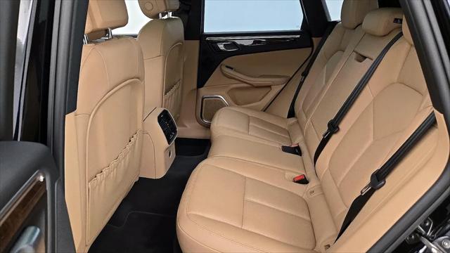 2022 Porsche Macan Macan