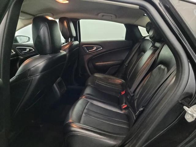 2017 Chrysler 200 Limited Platinum
