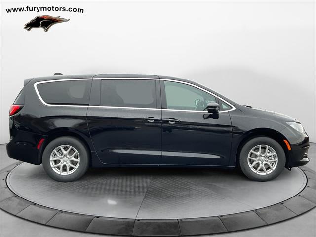 2026 Chrysler Voyager VOYAGER LX